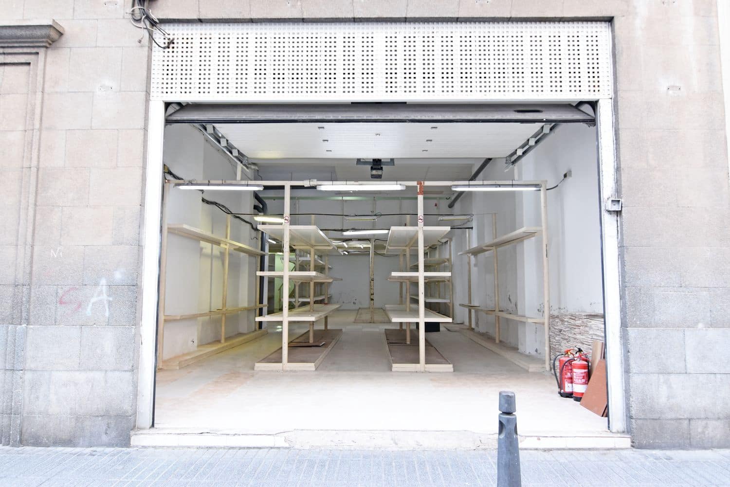 Commercial for sale in Las Palmas de Gran Canaria - € 188,100 (Ref: 8703491)