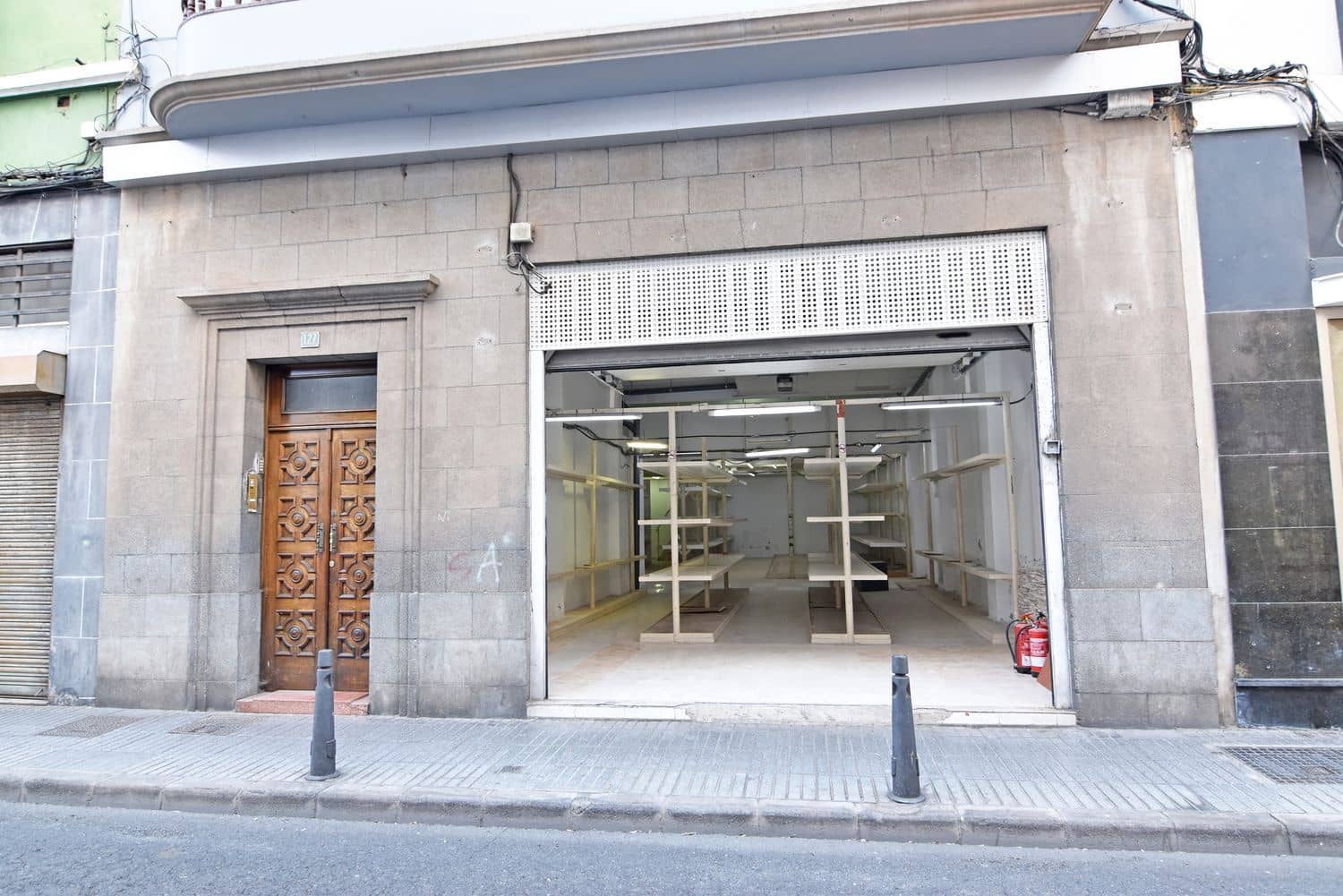 Commercial for sale in Las Palmas de Gran Canaria - € 188,100 (Ref: 8703491)
