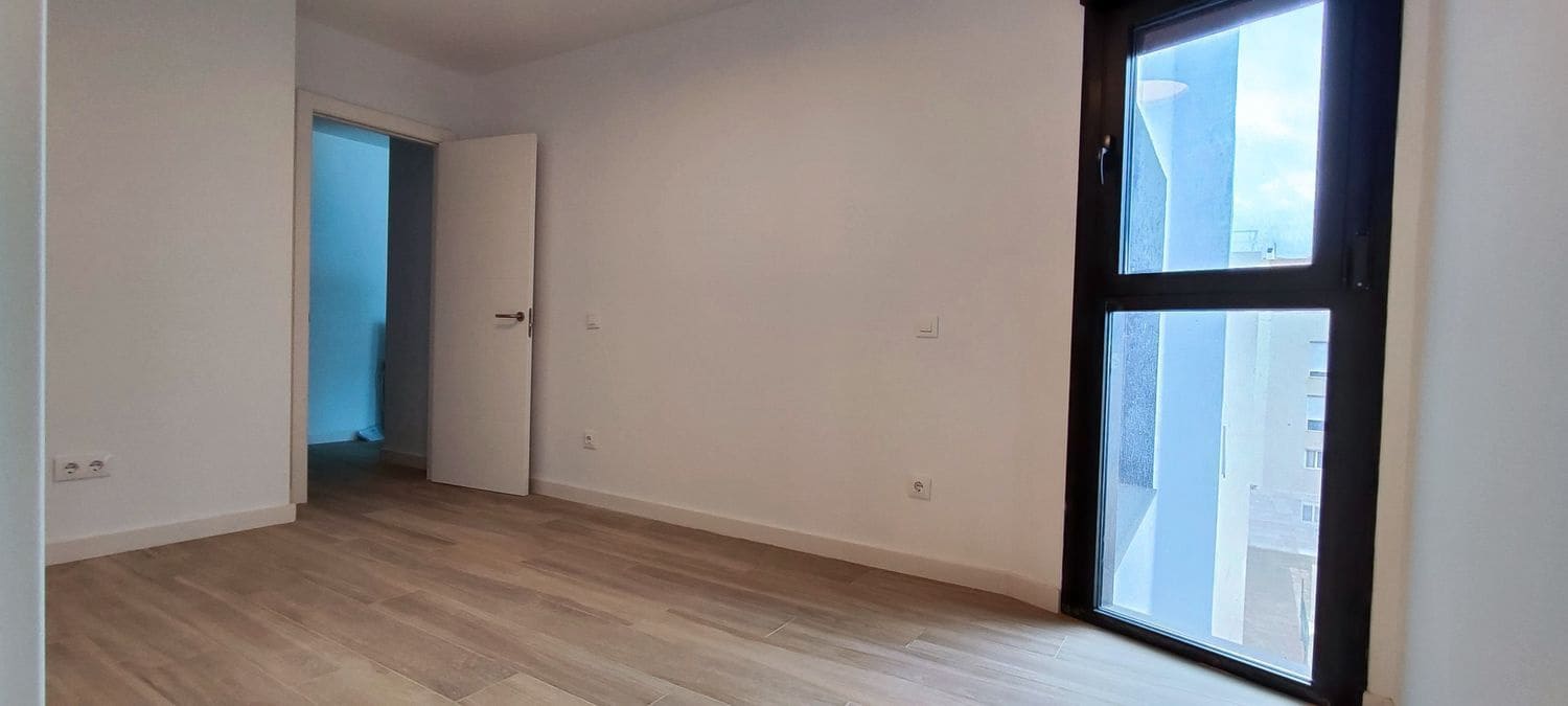 2 slaapkamer Appartement te huur in Las Palmas de Gran Canaria met garage - € 1.275 (Ref: 8716098)