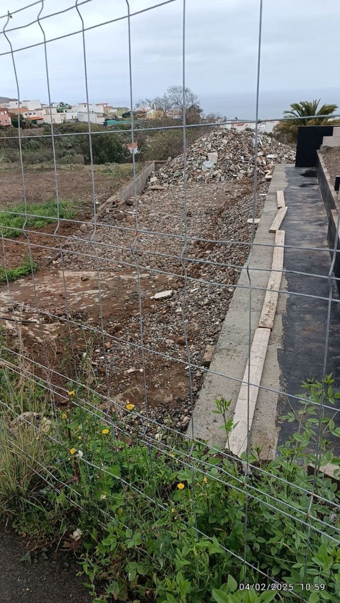 Grunde uden byggetilladelser til salg i Firgas - € 56.000 (Ref: 8917660)