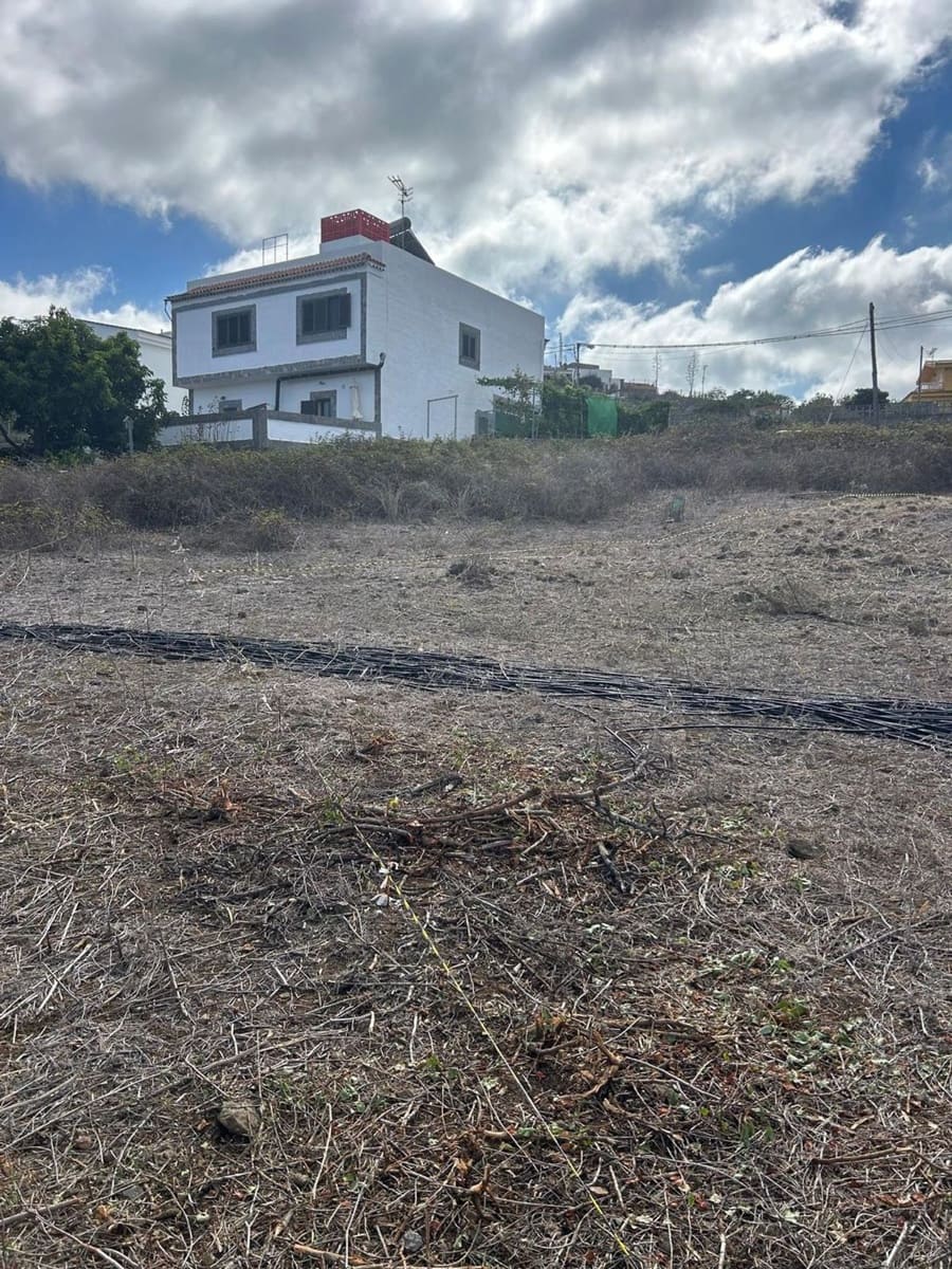 Grunde uden byggetilladelser til salg i Firgas - € 56.000 (Ref: 8917660)