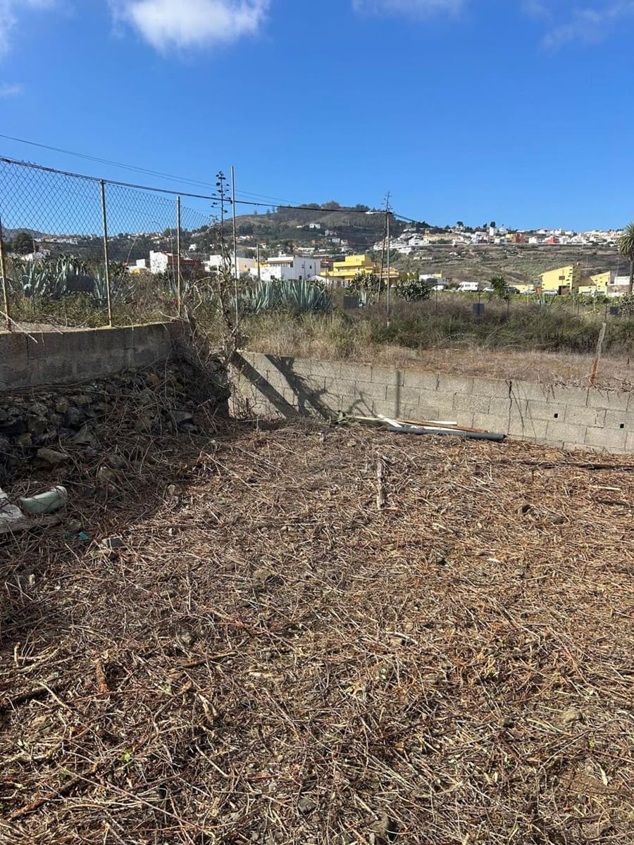 Grunde uden byggetilladelser til salg i Firgas - € 56.000 (Ref: 8917660)