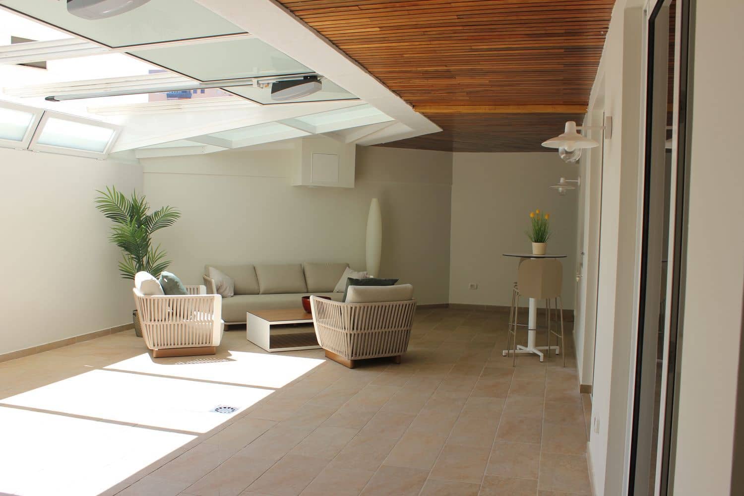 3 sovrum Lägenhet att hyra i Las Palmas de Gran Canaria med garage - 1 700 € (Ref: 8936446)