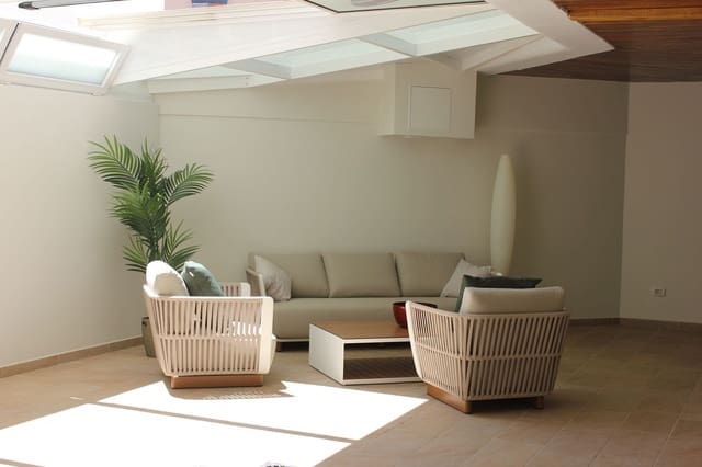 3 sovrum Lägenhet att hyra i Guanarteme, Las Palmas de Gran Canaria med garage - 1 700 € (Ref: 8936446)