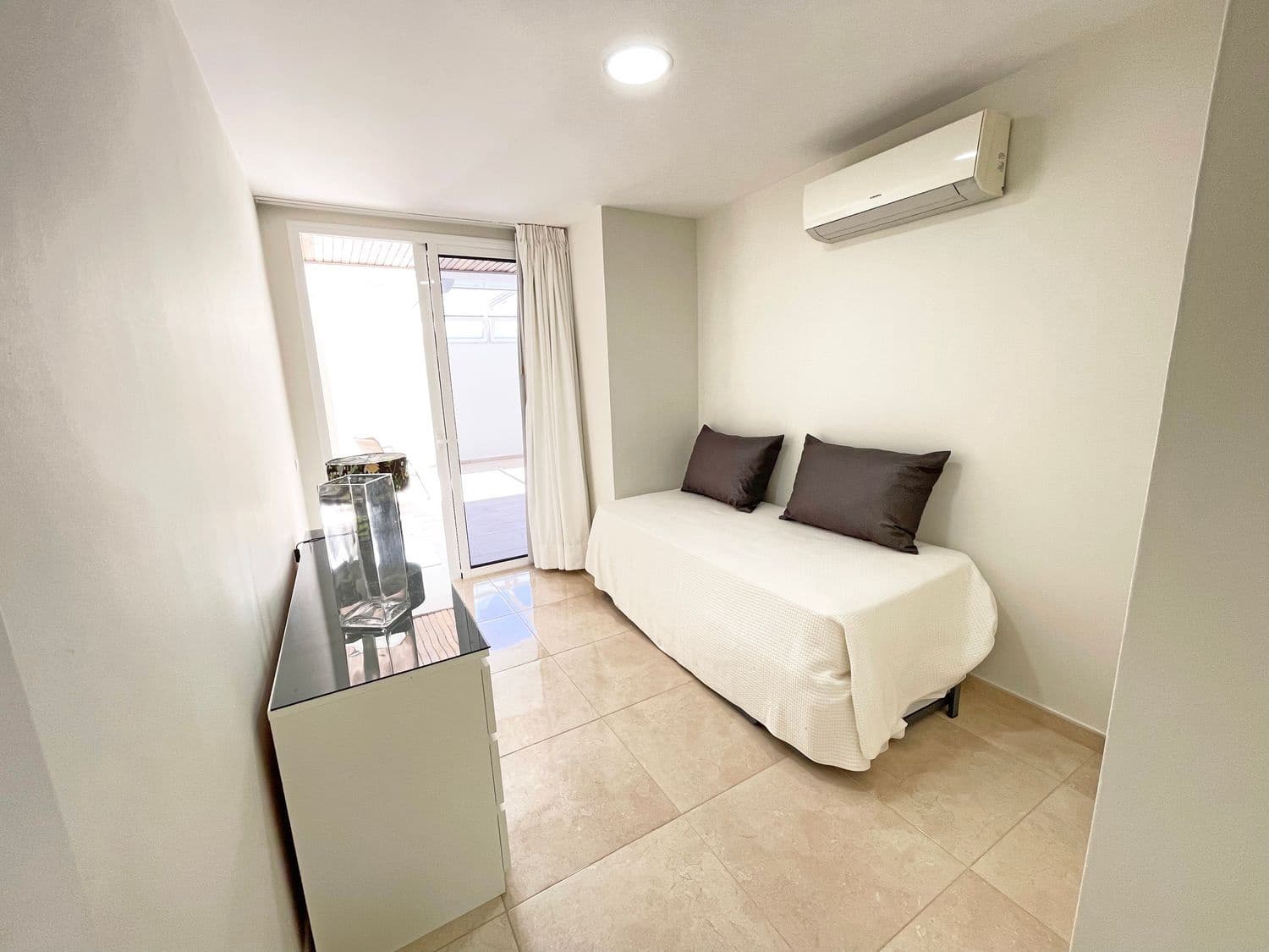 3 sovrum Lägenhet att hyra i Las Palmas de Gran Canaria med garage - 1 700 € (Ref: 8936446)
