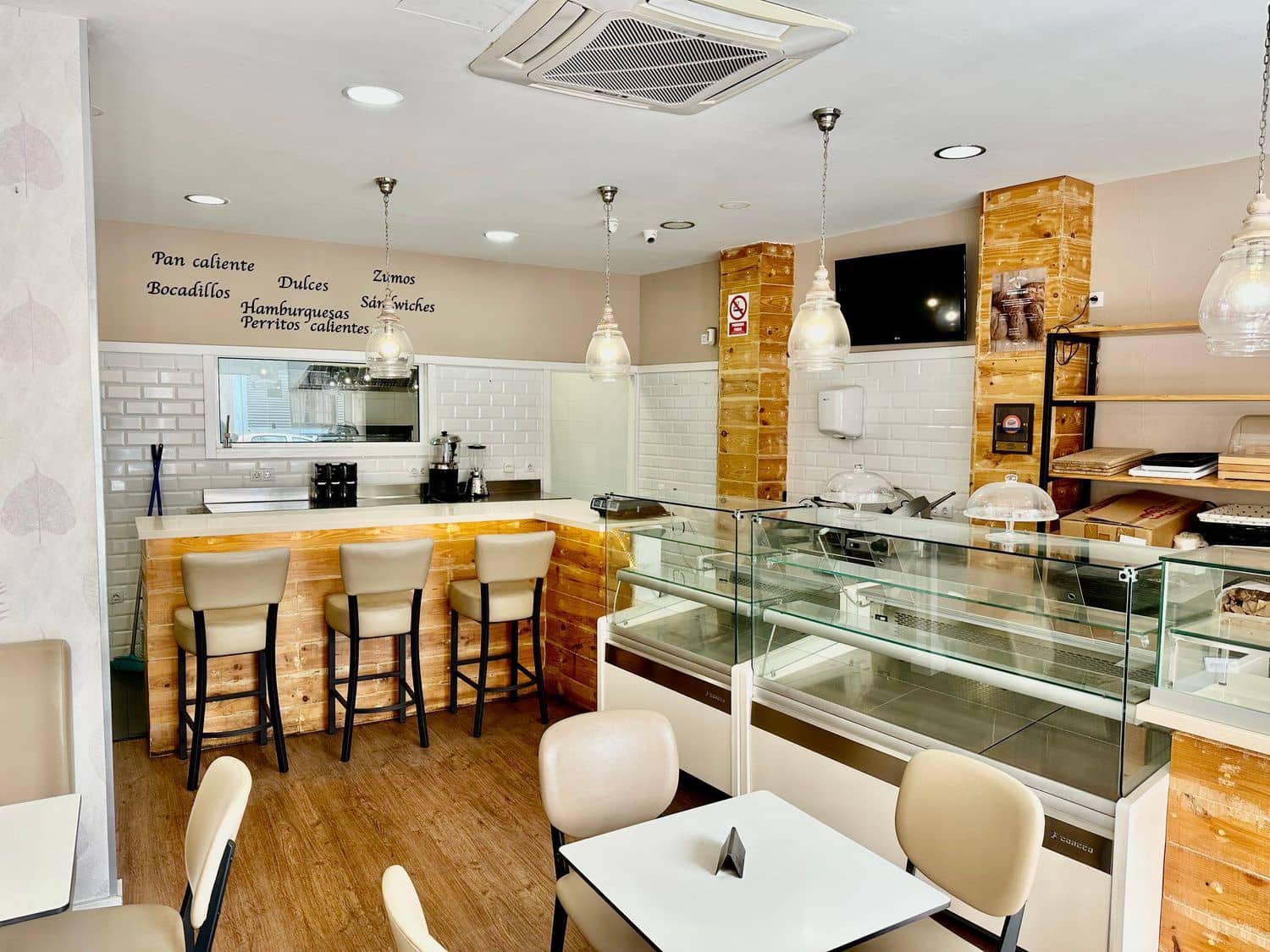 Komercyjne do wynajęcia w Las Palmas de Gran Canaria - 650 € (Ref: 9050673)