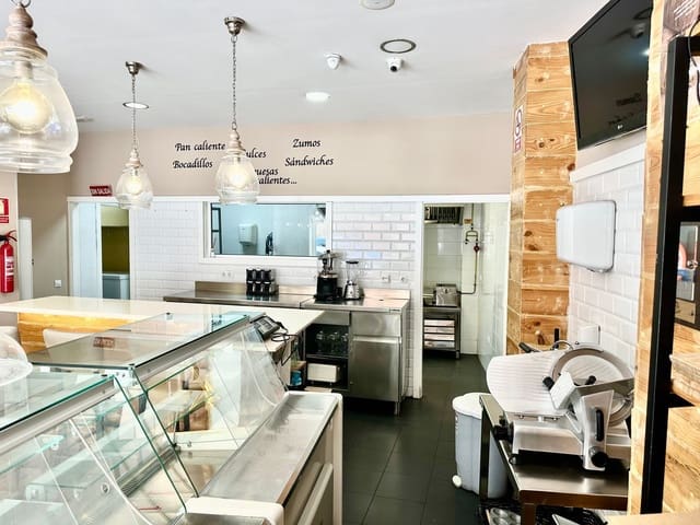 Gewerbe zu vermieten in Vegueta, Las Palmas de Gran Canaria - 650 € (Ref: 9050673)