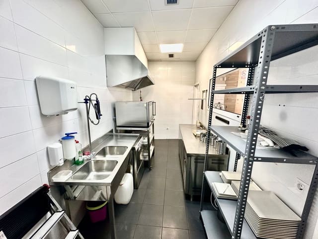 Gewerbe zu vermieten in Vegueta, Las Palmas de Gran Canaria - 650 € (Ref: 9050673)