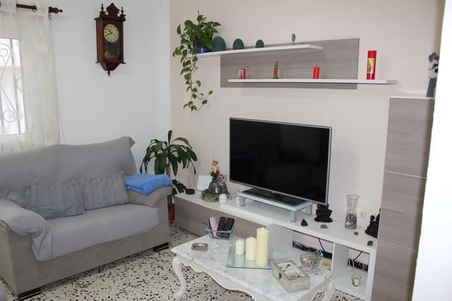 4 bedroom Townhouse for sale in Tamaraceite, Las Palmas de Gran Canaria with garage - € 343,541 (Ref: 9064913)