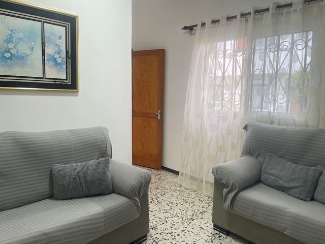 4 bedroom Townhouse for sale in Tamaraceite, Las Palmas de Gran Canaria with garage - € 343,541 (Ref: 9064913)