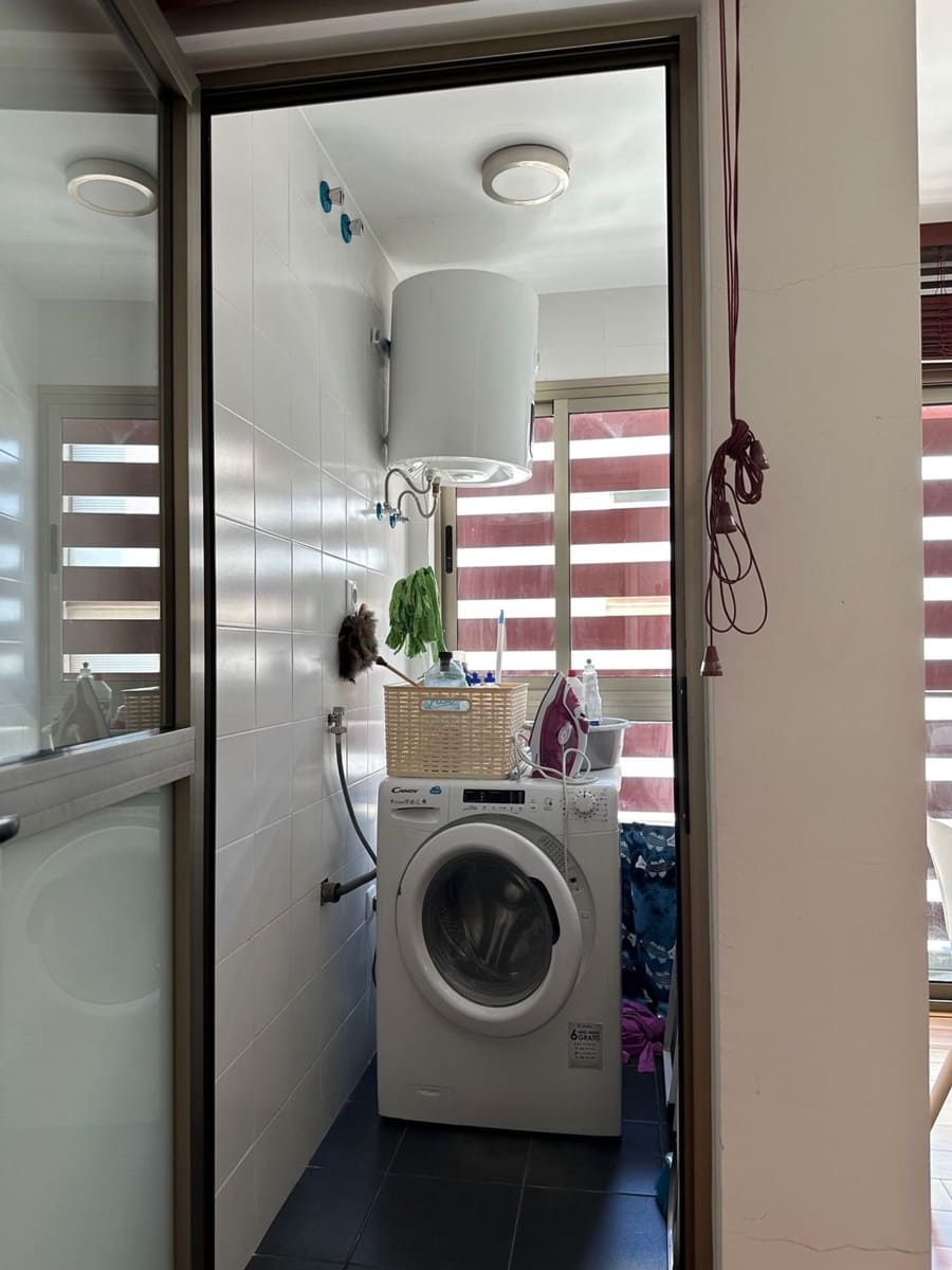 2 slaapkamer Appartement te huur in Las Palmas de Gran Canaria met garage - € 1.300 (Ref: 9064914)