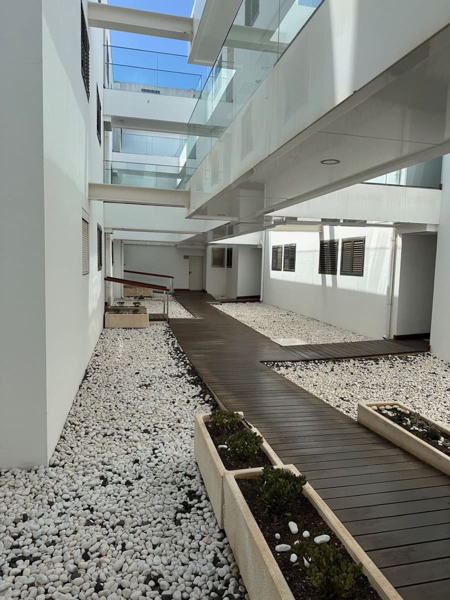 2 slaapkamer Appartement te huur in Las Palmas de Gran Canaria met garage - € 1.300 (Ref: 9064914)