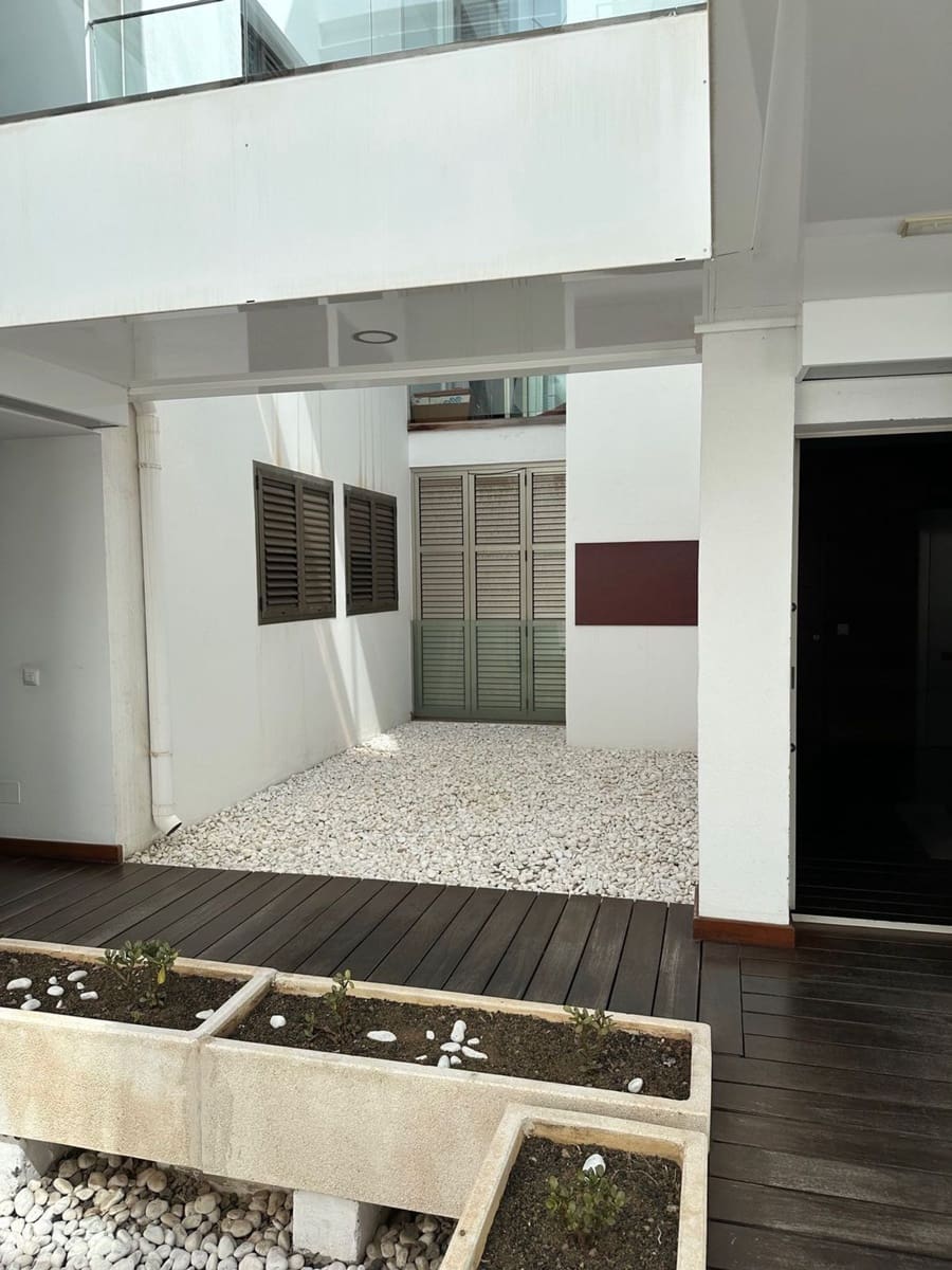 2 slaapkamer Appartement te huur in Las Palmas de Gran Canaria met garage - € 1.300 (Ref: 9064914)