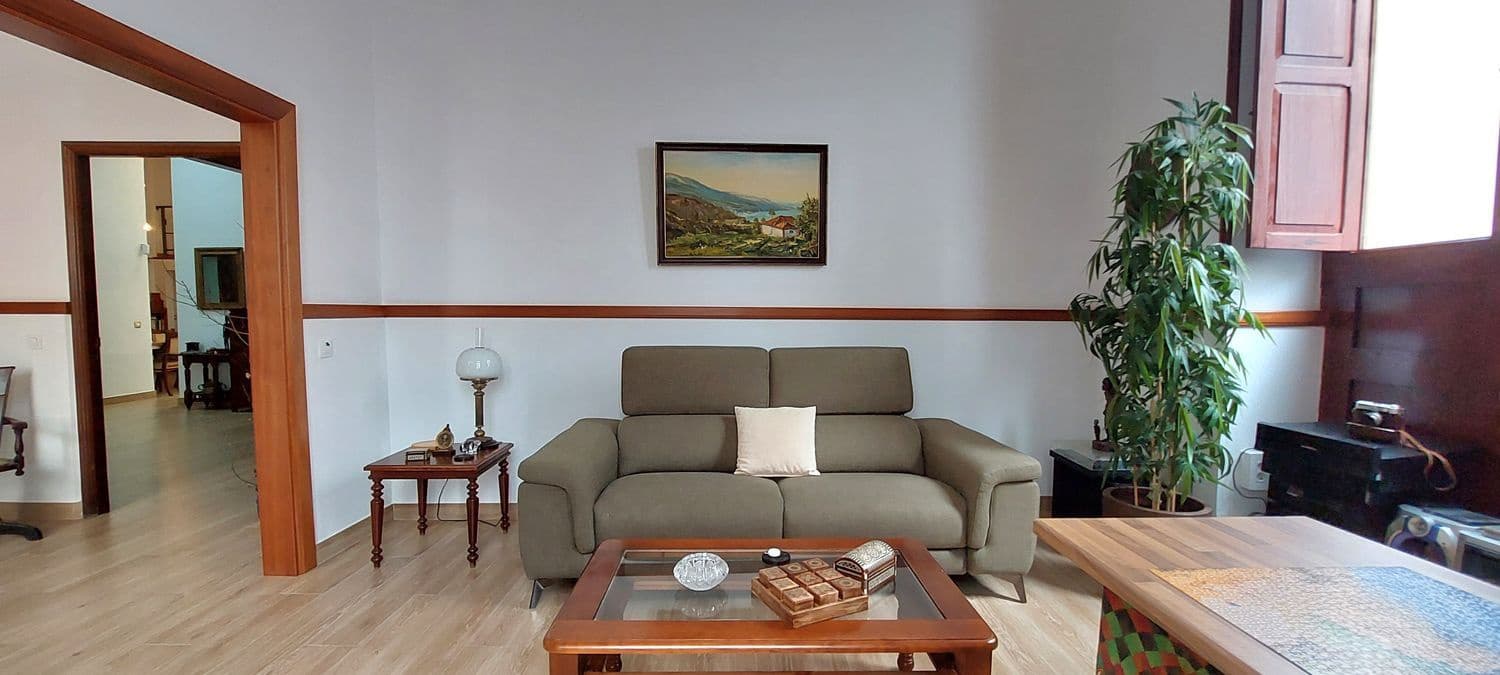 3 soveværelse Lejlighed til salg i Las Palmas de Gran Canaria med garage - € 350.000 (Ref: 9101865)