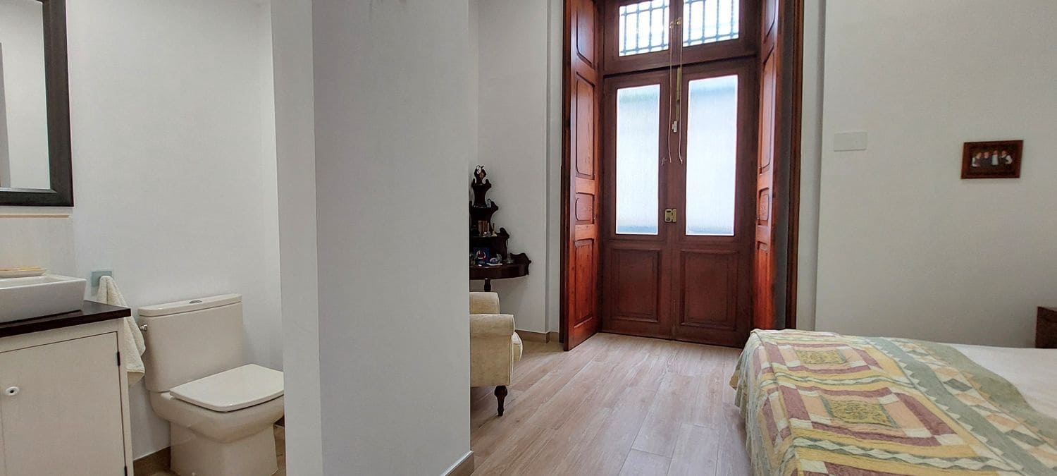 3 soveværelse Lejlighed til salg i Las Palmas de Gran Canaria med garage - € 350.000 (Ref: 9101865)