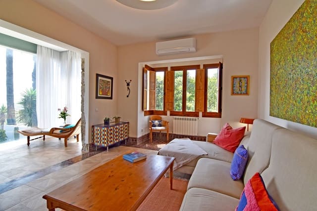 Chalet de 3 habitaciones en Santa Brígida en venta con piscina garaje - 729.000 € (Ref: 9106240)