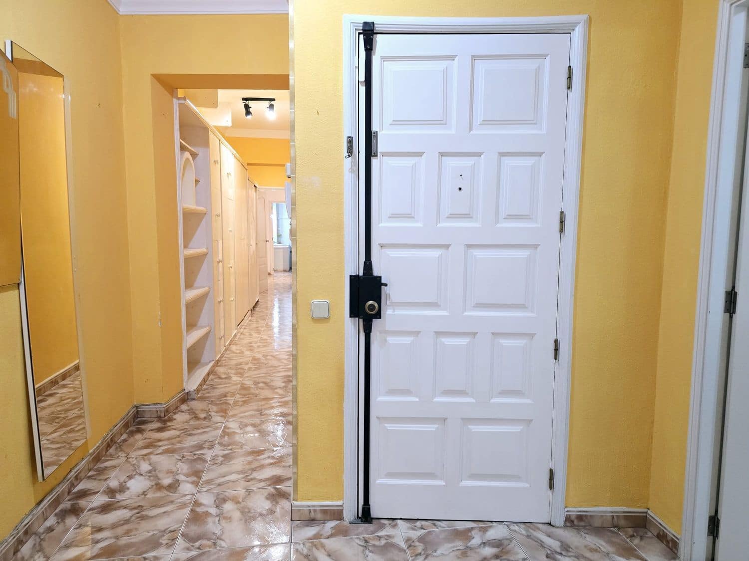 2 slaapkamer Appartement te koop in Las Palmas de Gran Canaria met garage - € 264.500 (Ref: 9113728)