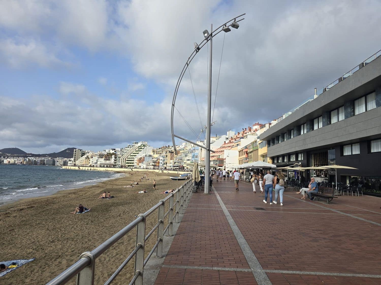 2 slaapkamer Appartement te koop in Las Palmas de Gran Canaria met garage - € 264.500 (Ref: 9113728)