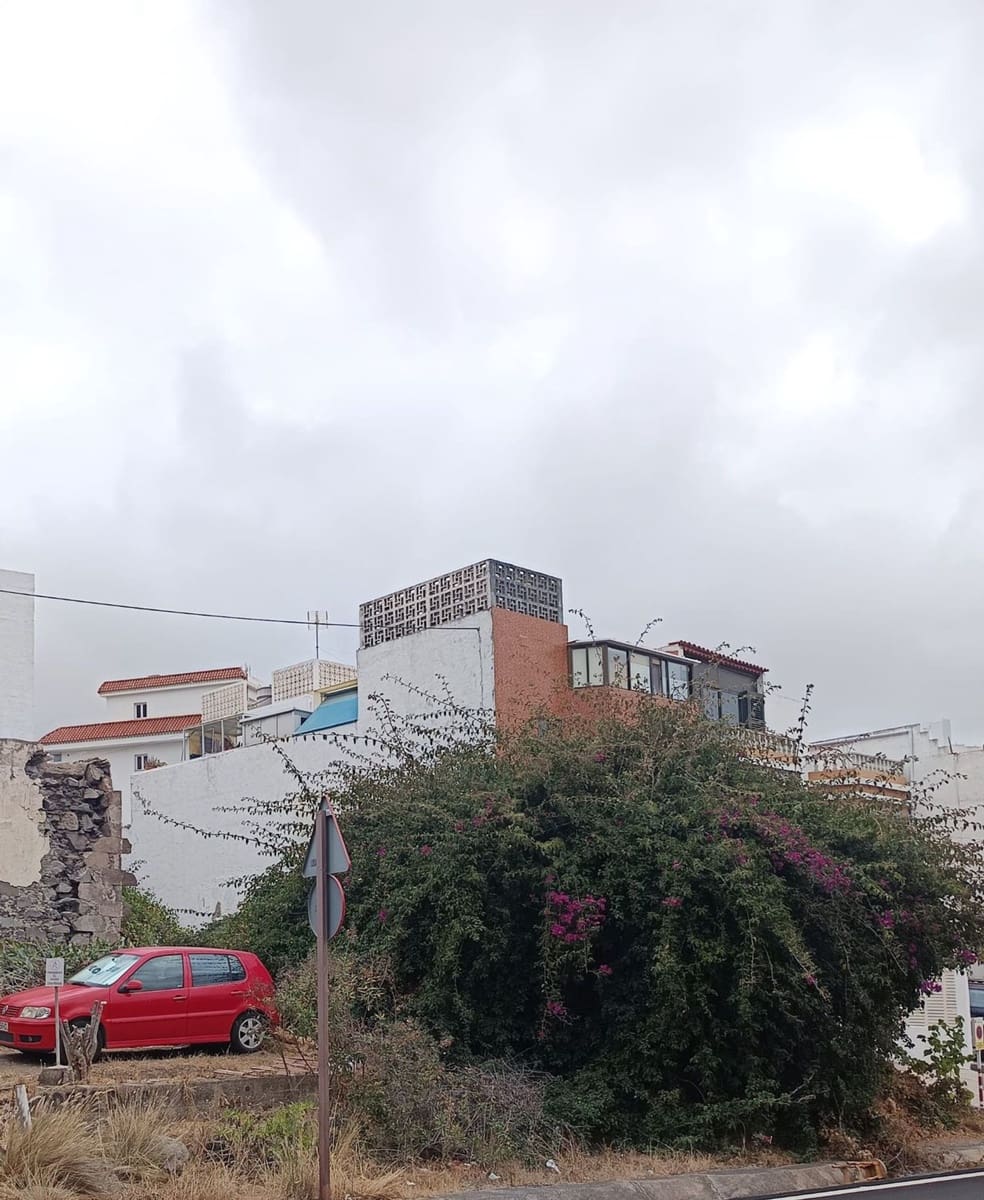 Grunde uden byggetilladelser til salg i Arucas - € 67.000 (Ref: 9141124)