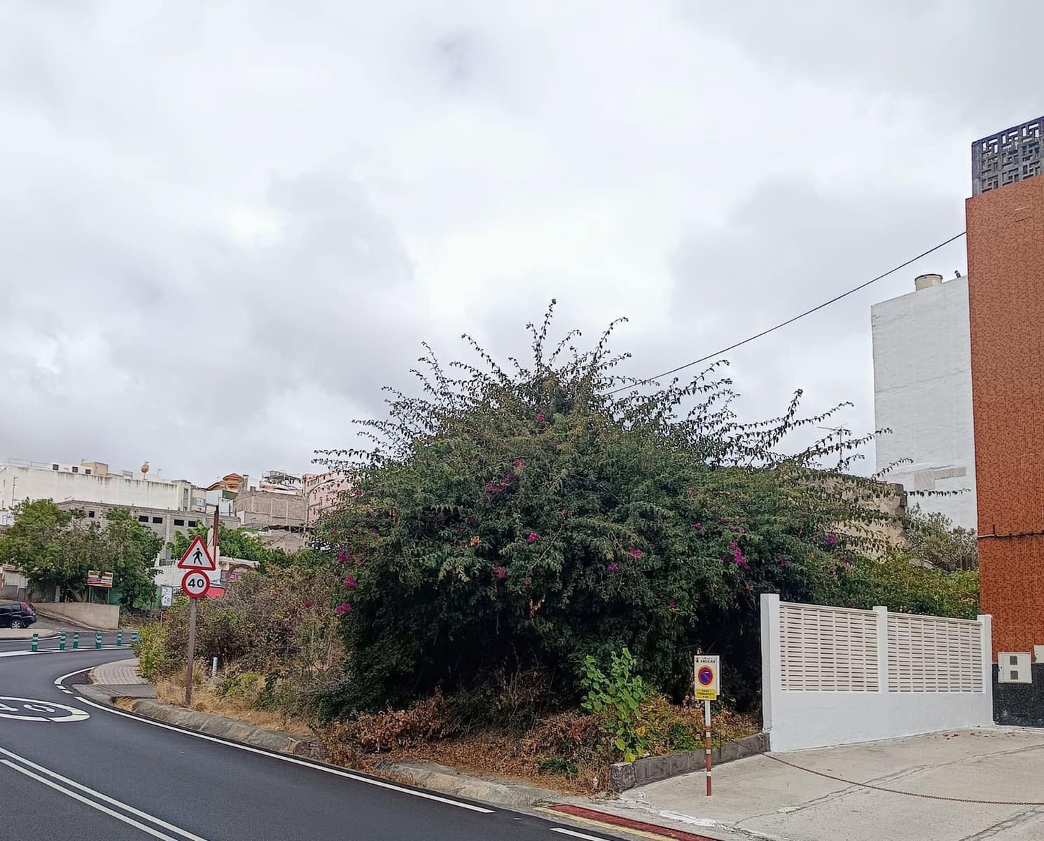 Grunde uden byggetilladelser til salg i Arucas - € 67.000 (Ref: 9141124)