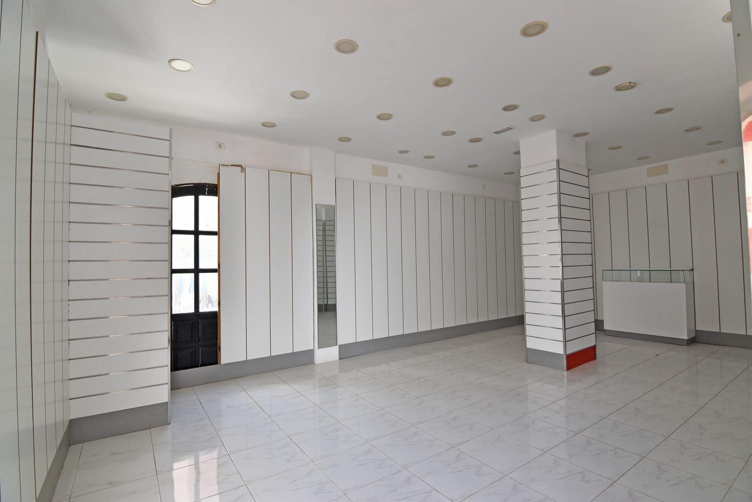 Virksomhed til leje i San Bartolome de Tirajana - € 700 (Ref: 9142559)