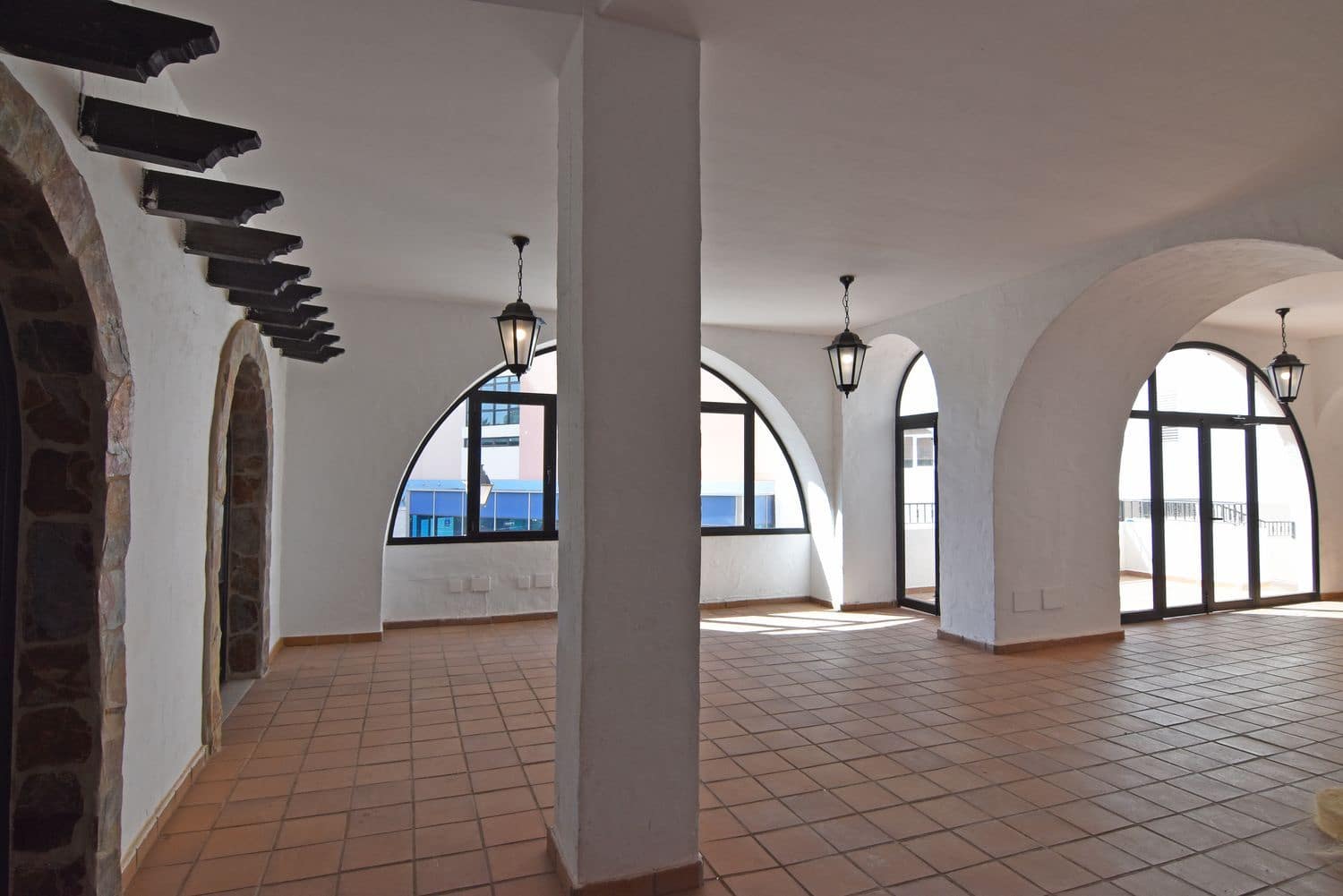 Restaurant/Bar til leje i San Bartolome de Tirajana - € 1.500 (Ref: 9142563)