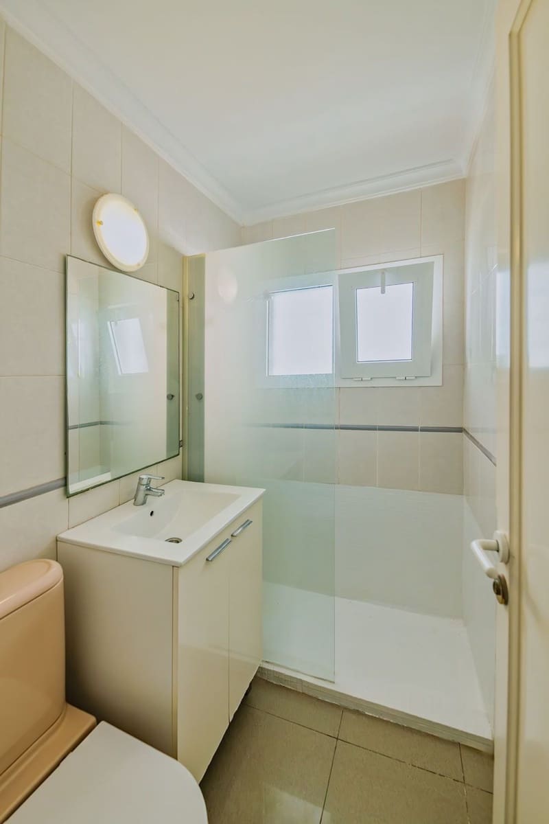 6 soveværelse Byhus til salg i Telde med swimmingpool garage - € 650.000 (Ref: 9154727)