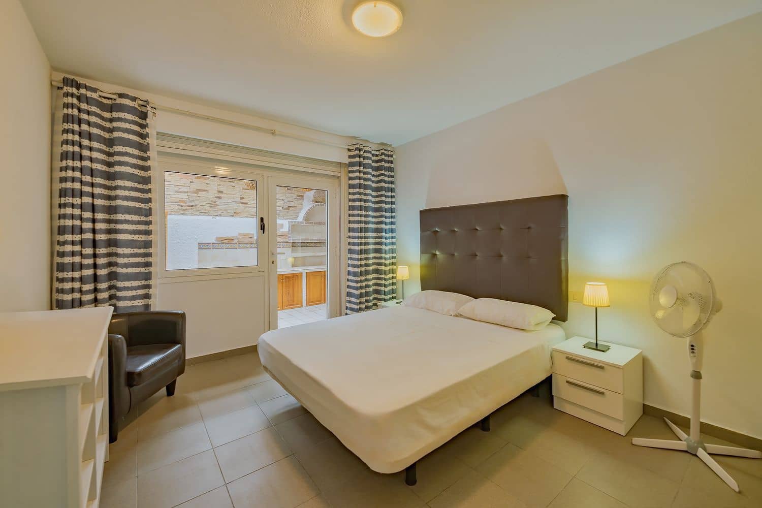 6 soveværelse Byhus til salg i Telde med swimmingpool garage - € 650.000 (Ref: 9154727)