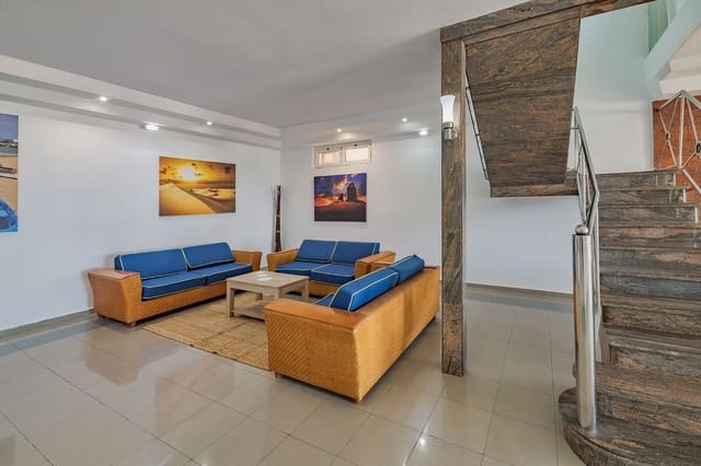 6 slaapkamer Huis te koop in Playa del Hombre, Telde met zwembad garage - € 650.000 (Ref: 9154727)