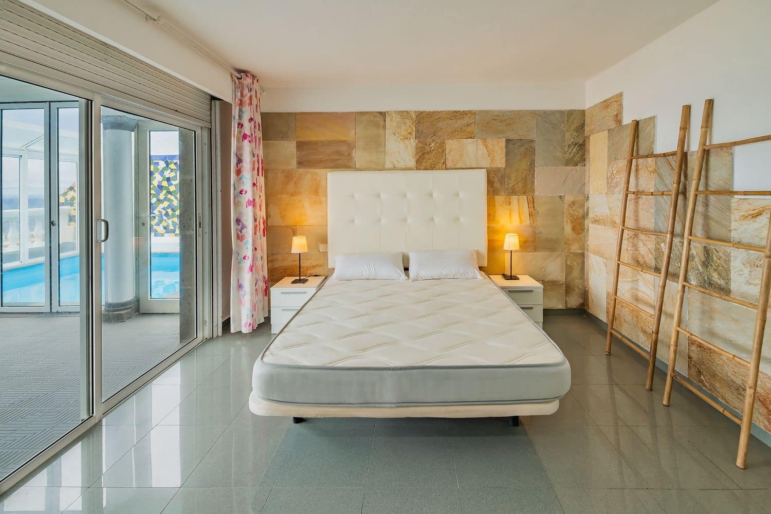 6 soveværelse Byhus til salg i Telde med swimmingpool garage - € 650.000 (Ref: 9154727)