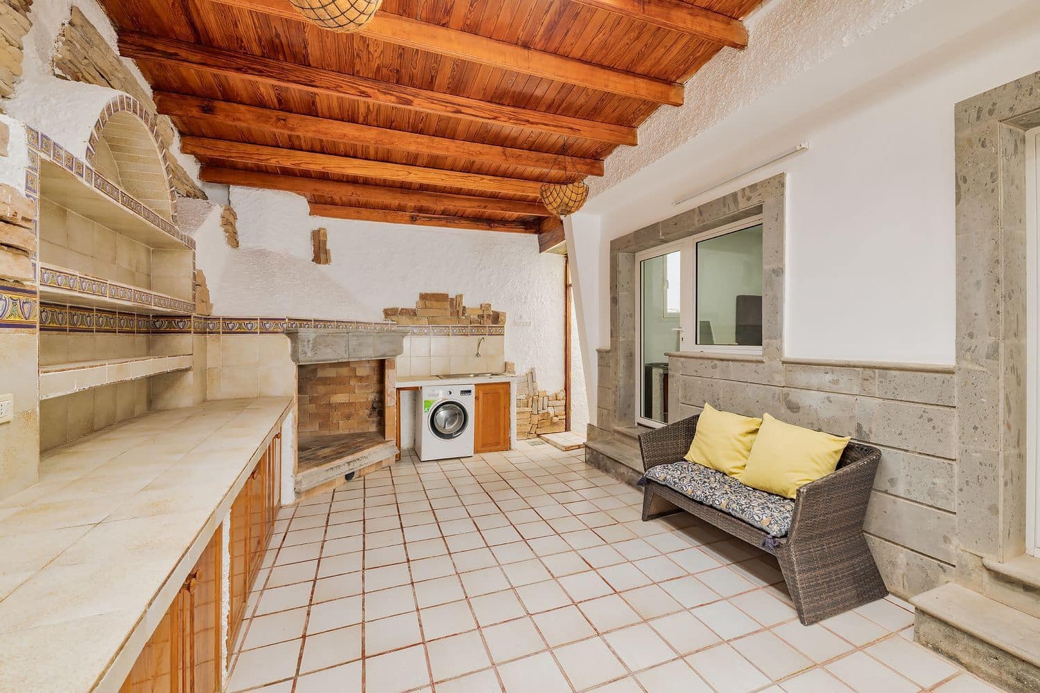 6 soveværelse Byhus til salg i Telde med swimmingpool garage - € 650.000 (Ref: 9154727)