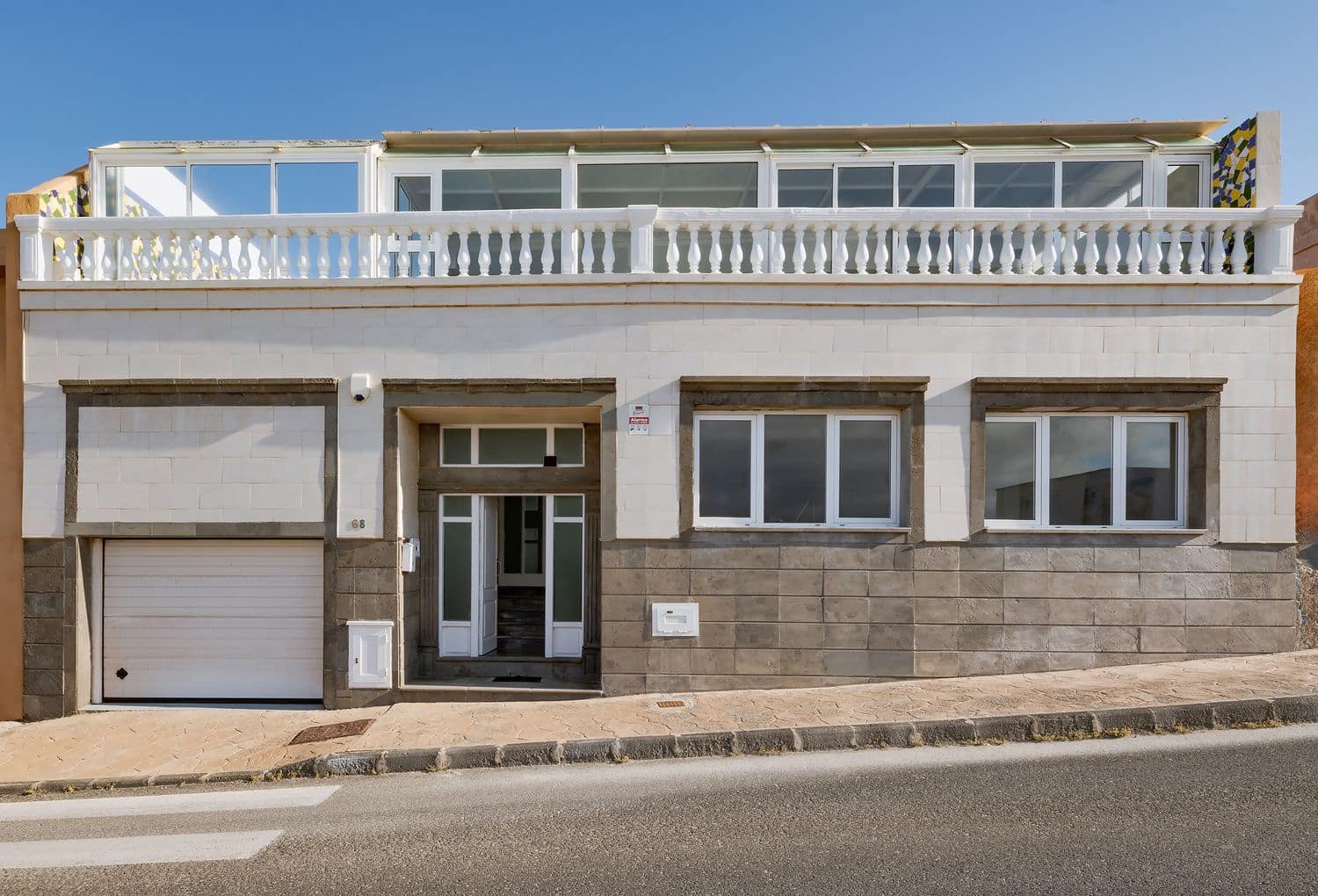 6 soveværelse Byhus til salg i Telde med swimmingpool garage - € 650.000 (Ref: 9154727)