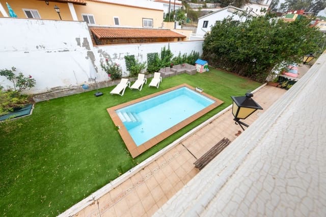 4 makuuhuone Huvila myytävänä paikassa Arucas mukana uima-altaan 
autotalli - 429 000 € (Ref: 9161972)