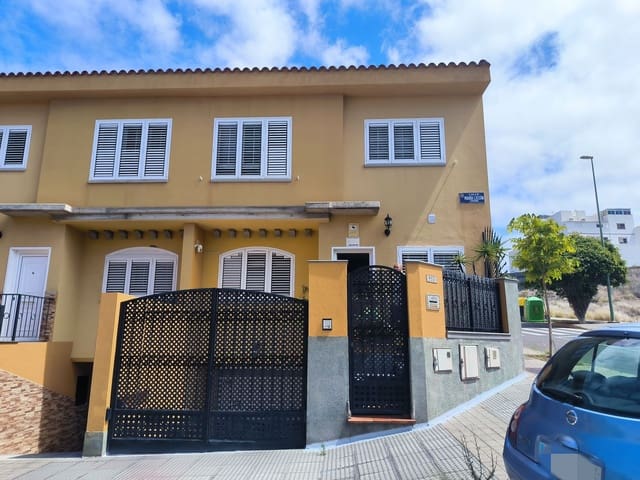 3 soveværelse Byhus til leje i Tamaraceite, Las Palmas de Gran Canaria med garage - € 2.200 (Ref: 9166728)