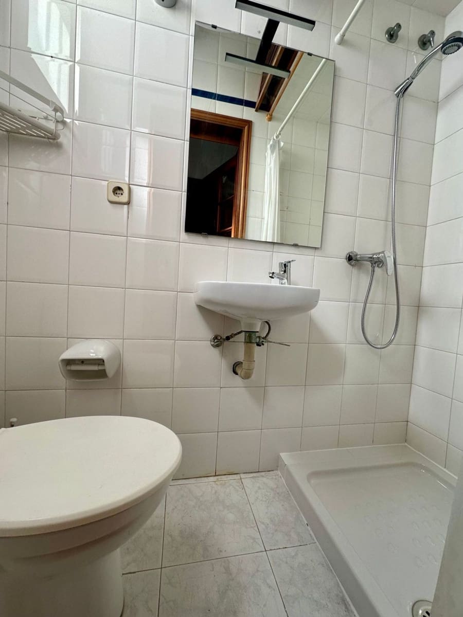 2 soverom Leilighet til leie i Las Palmas de Gran Canaria med garasje - € 1 300 (Ref: 9166730)