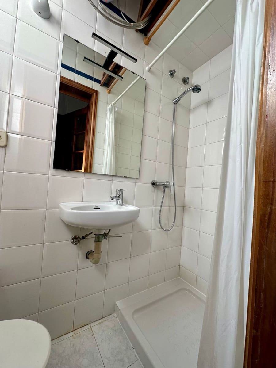 2 soverom Leilighet til leie i Las Palmas de Gran Canaria med garasje - € 1 300 (Ref: 9166730)