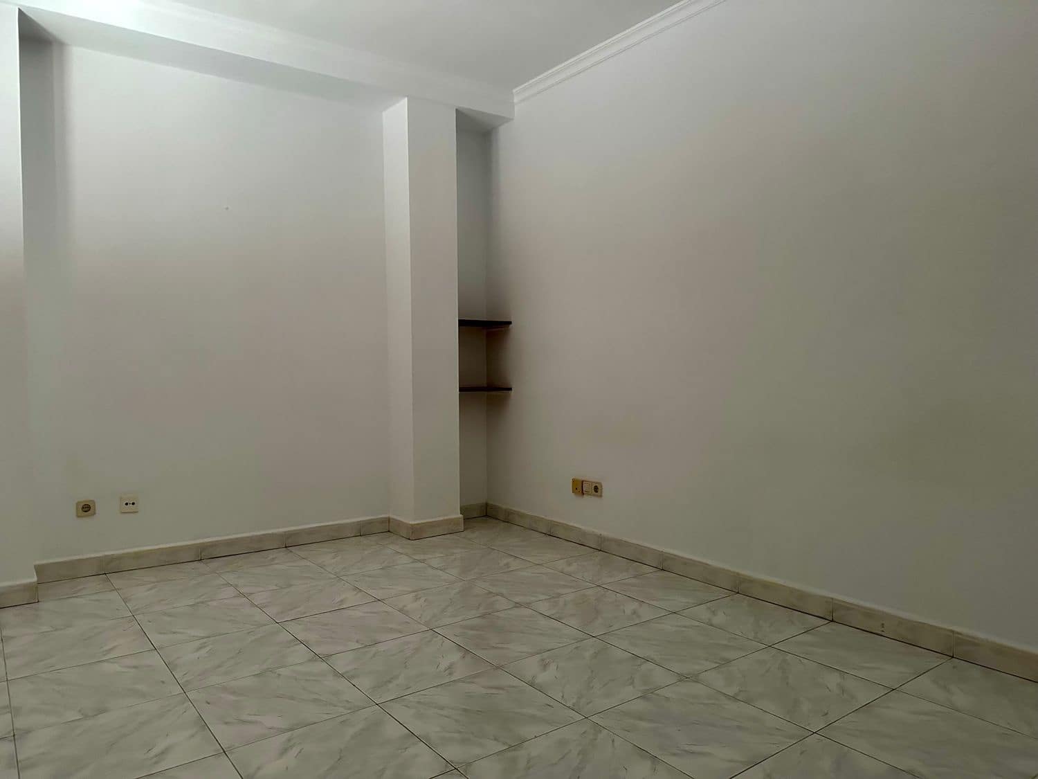 2 soverom Leilighet til leie i Las Palmas de Gran Canaria med garasje - € 1 300 (Ref: 9166730)