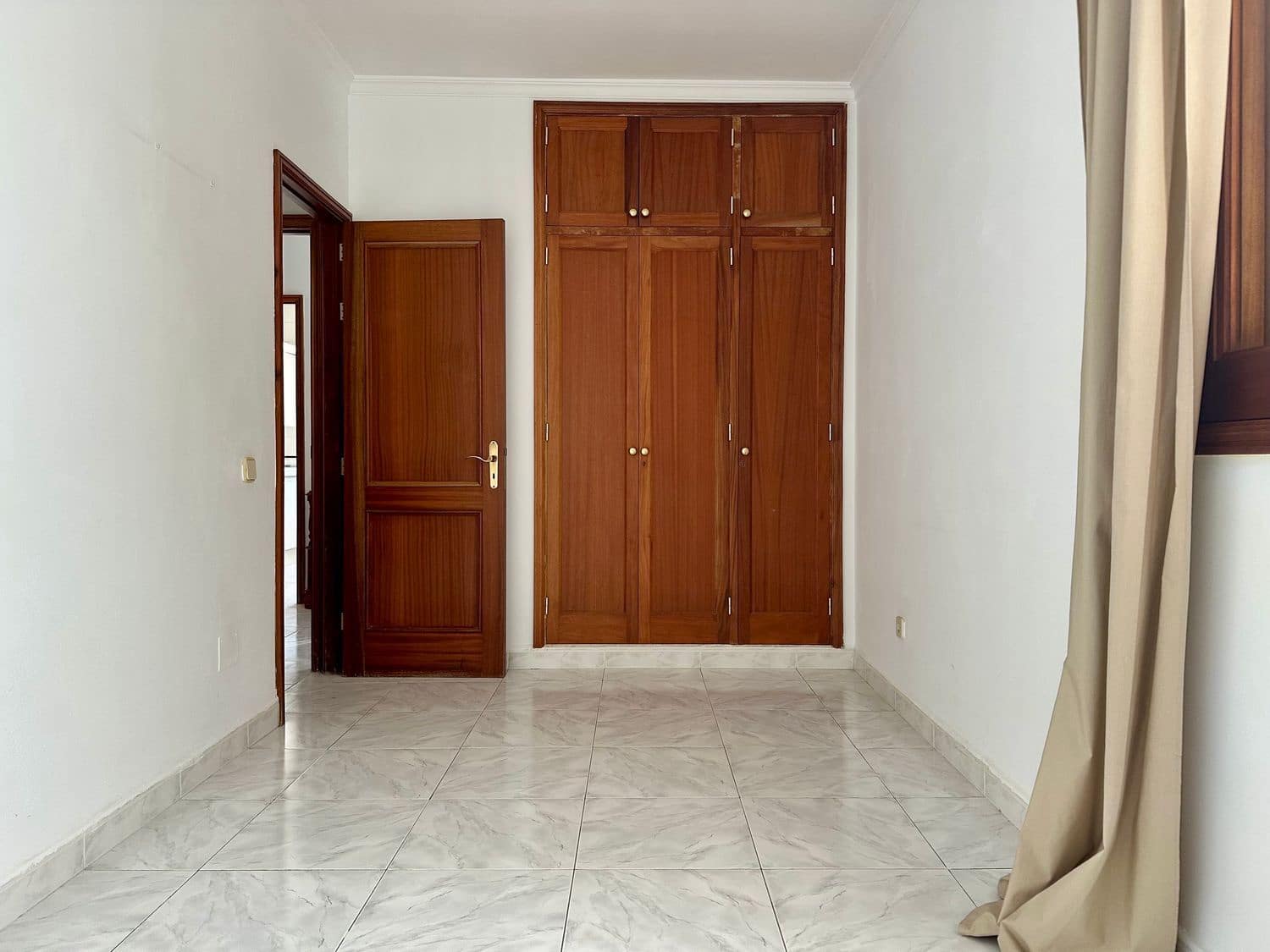 2 soverom Leilighet til leie i Las Palmas de Gran Canaria med garasje - € 1 300 (Ref: 9166730)