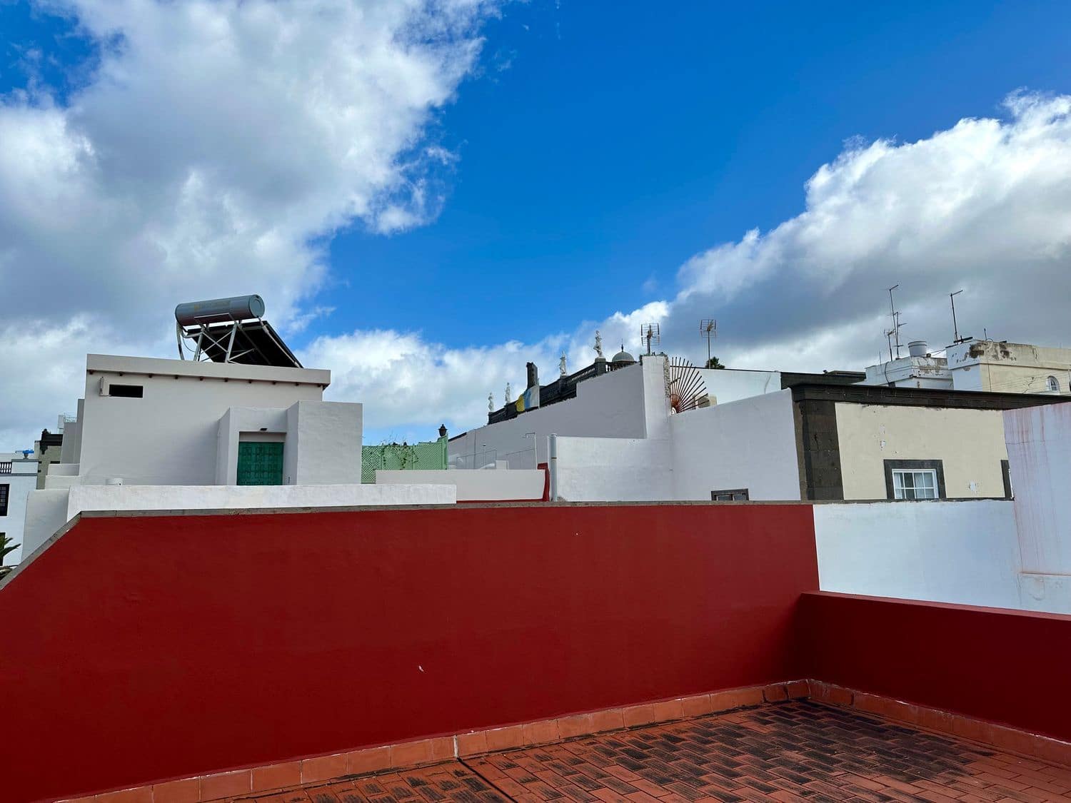 2 soverom Leilighet til leie i Las Palmas de Gran Canaria med garasje - € 1 300 (Ref: 9166730)