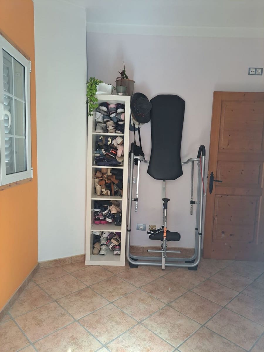 3 bedroom Apartment for sale in Santa Lucia de Tirajana with garage - € 170,000 (Ref: 9177233)