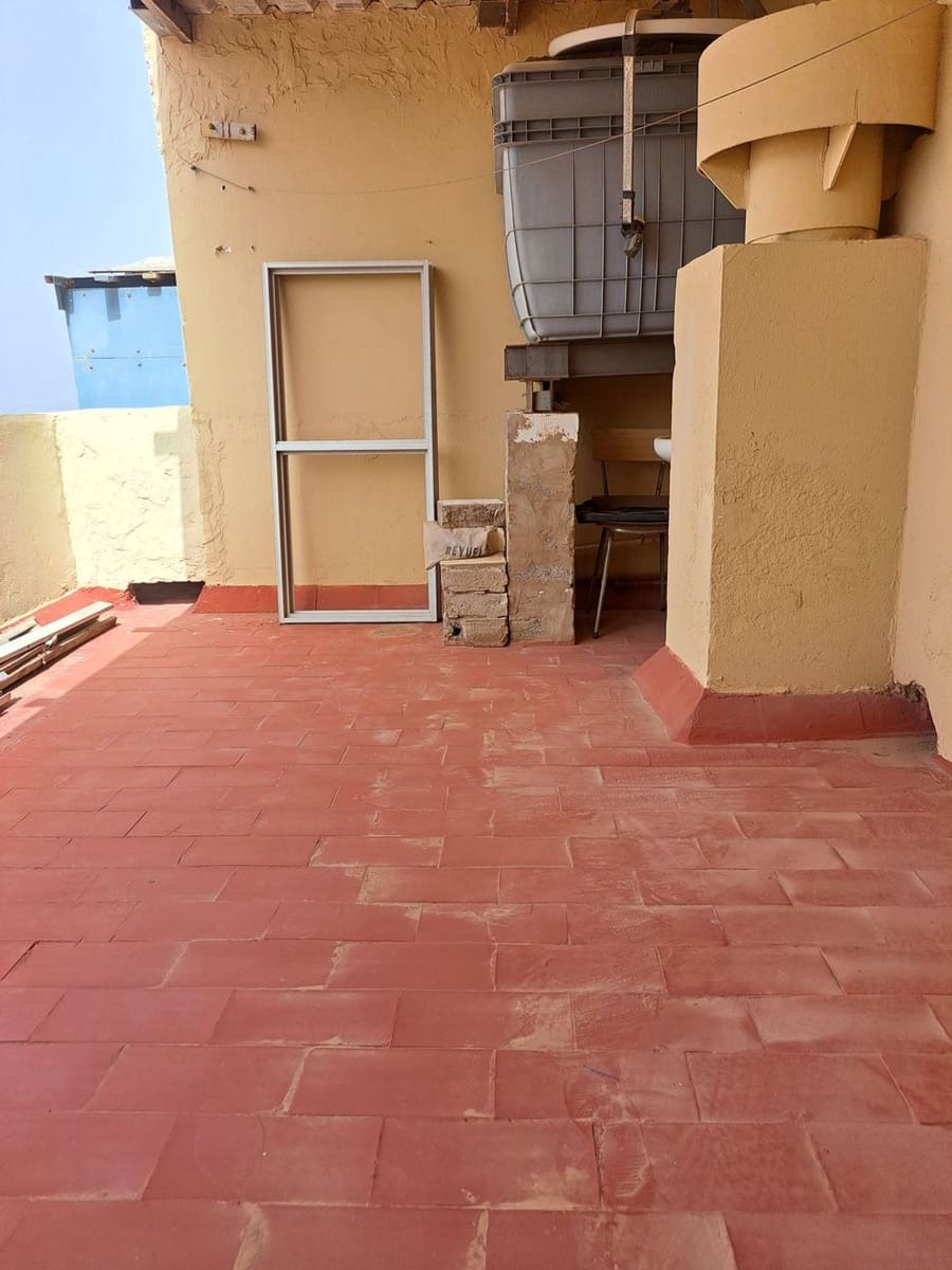 3 bedroom Apartment for sale in Santa Lucia de Tirajana with garage - € 170,000 (Ref: 9177233)