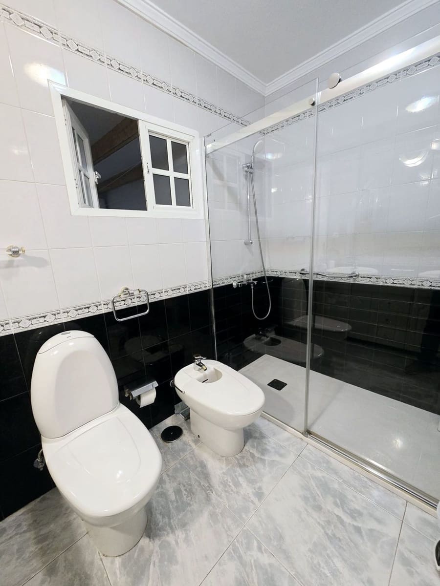 3 sovrum Lägenhet att hyra i Las Palmas de Gran Canaria med garage - 1 450 € (Ref: 9187912)