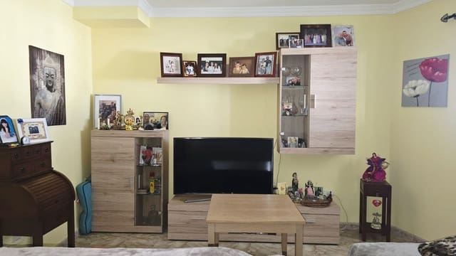 3 bedroom Townhouse for sale in San Lorenzo, Las Palmas de Gran Canaria with garage - € 270,000 (Ref: 9187914)