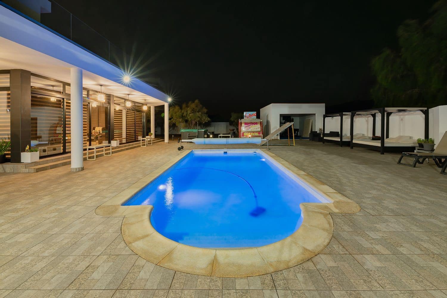 5 soveværelse Finca/Landehus til salg i Tuineje med swimmingpool garage - € 1.903.500 (Ref: 9187915)