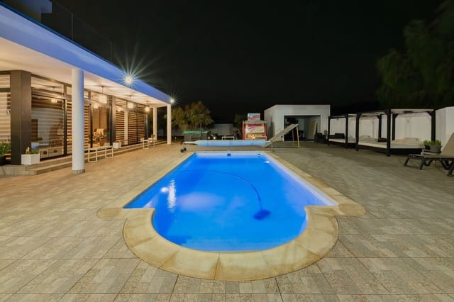 5 bedroom Finca/Country House for sale in Tuineje with pool garage - € 1,903,500 (Ref: 9187915)