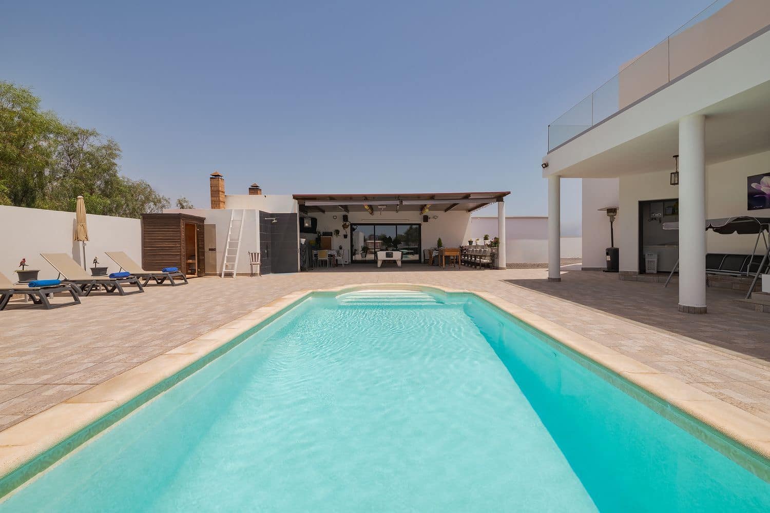 5 soveværelse Finca/Landehus til salg i Tuineje med swimmingpool garage - € 1.903.500 (Ref: 9187915)