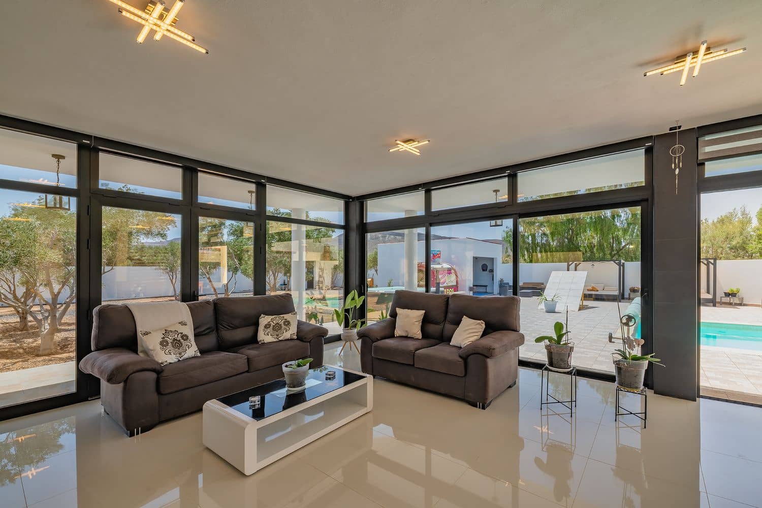 5 soveværelse Finca/Landehus til salg i Tuineje med swimmingpool garage - € 1.903.500 (Ref: 9187915)