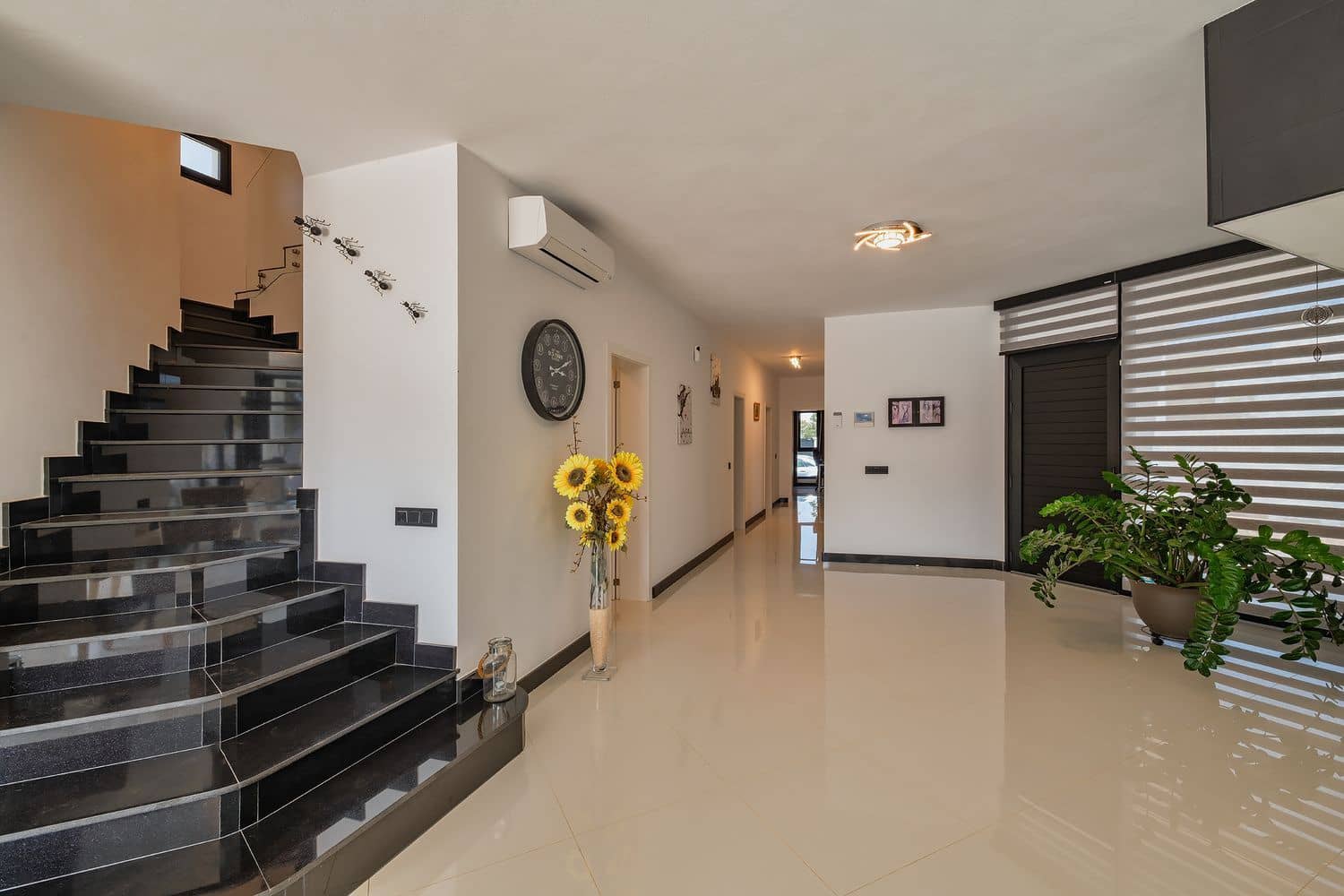 5 soveværelse Finca/Landehus til salg i Tuineje med swimmingpool garage - € 1.903.500 (Ref: 9187915)