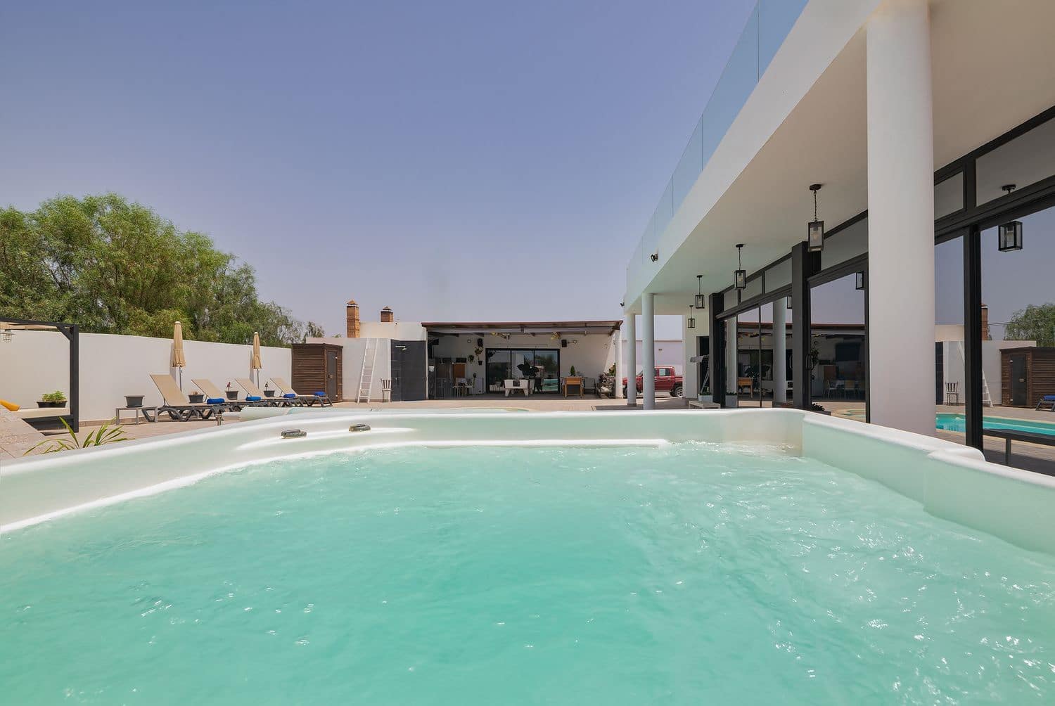 5 soveværelse Finca/Landehus til salg i Tuineje med swimmingpool garage - € 1.903.500 (Ref: 9187915)