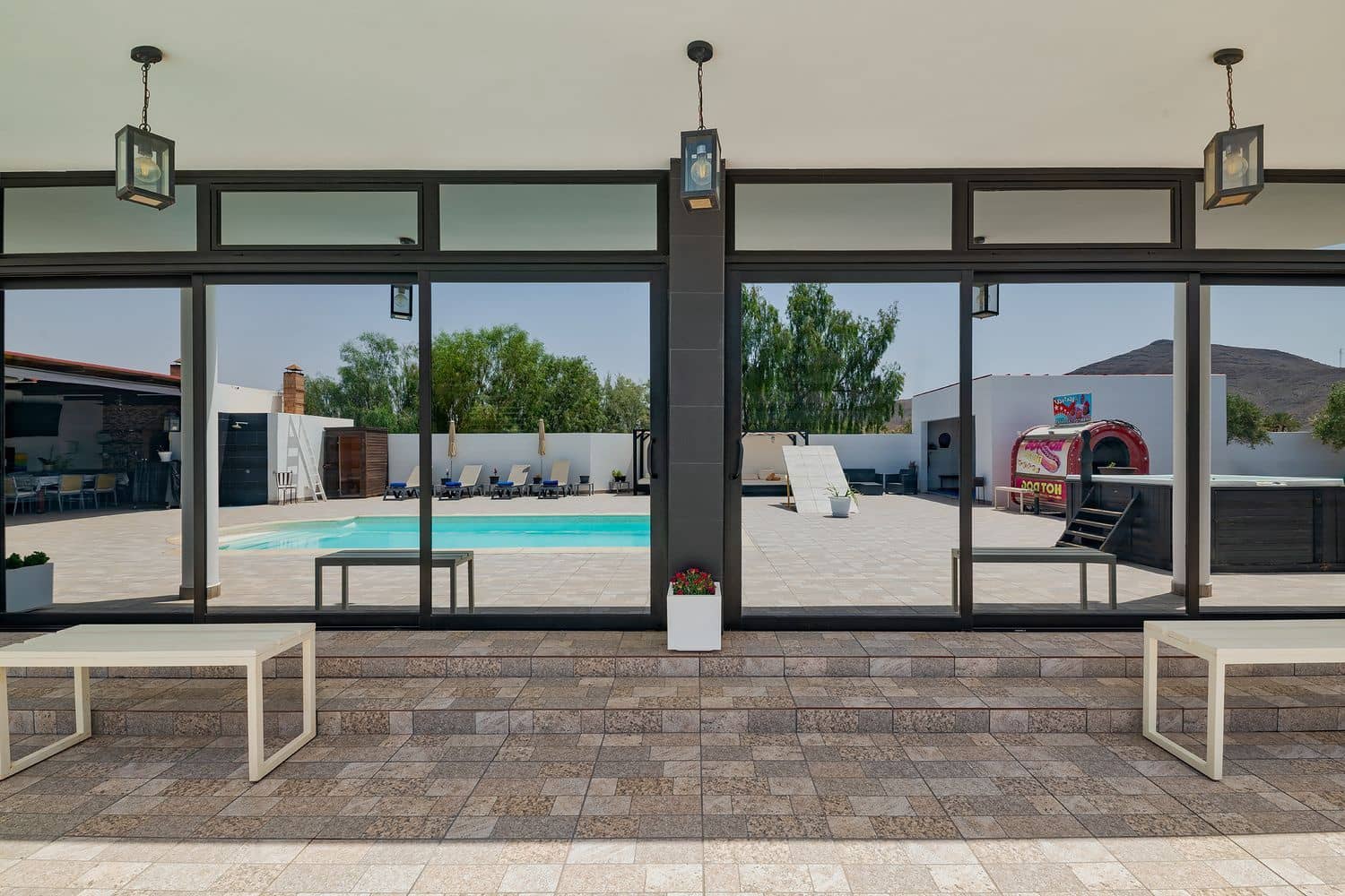 5 soveværelse Finca/Landehus til salg i Tuineje med swimmingpool garage - € 1.903.500 (Ref: 9187915)